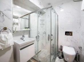 Seven Roses Apart Hotel