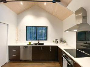 Modern 2-bedroom Apartment 5 mins walk to Queenstown