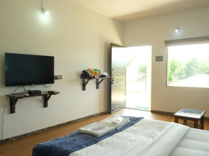 Amigos Lake Resort