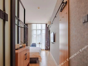 Yijia Lijing Hotel (Pengzhou No. 1 Middle School Store)