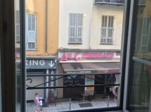 Stay in the heart of Nice