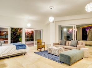 Coral House in Camps Bay