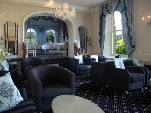 Waterton Park Hotel