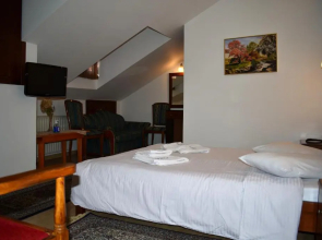 Hotel Adonis