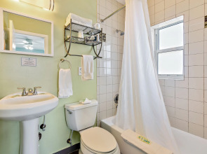 Hollywood Beachside Boutique Suites