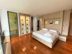 Deluxe apartment at Icon Park Condo