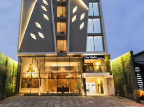 Yellow Star Ambarukmo Hotel