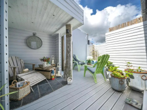Pier House BB