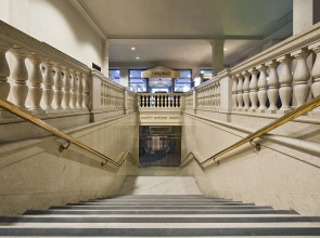 One King West Hotel & Residence