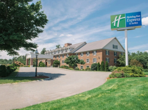 Holiday Inn Express & Suites Merrimack By IHG