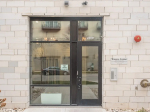 Modern 2 Bedroom on Riverfront w Parking