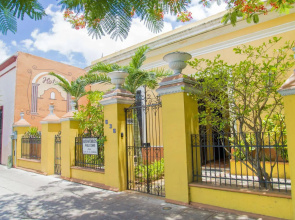 Casa De Las Columnas
