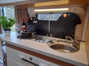 Wohnwagen auf Privatgrundstück auf der Halbinsel Mönchgut/Rügen