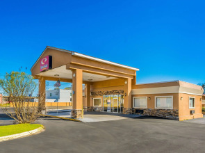 Econo Lodge  Inn & Suites Macon West