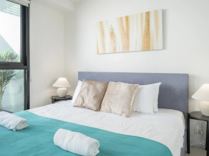 Rooftop 2BRapt in Abbotsford+King bed+WIFI+Parking
