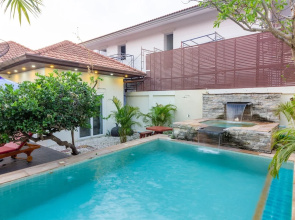 Seaside Villa 2 Pools beach at 50m