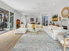 A Tropical Family Oasis in Sunshine Beach
