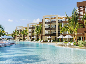 Beach Front Luxury Apartment - BlueBeach