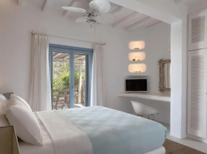 Aura Homes, Villa on Sea - Saint Anna Beach