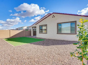 5 Mi to Westgate: Newly Built Glendale Home