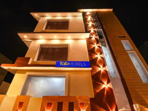 Fabhotel Geeta Bhawan