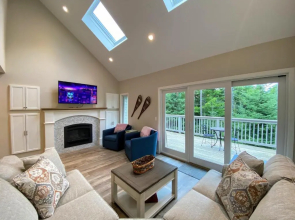 R7 Ski-in Ski-out Bretton Woods Townhome on 2-mile home trail Mt Washington views