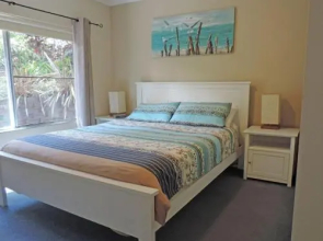 3 'Adriana' 83 Ronald Avenue - Unit With A Backyard