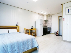 Tongyeong Cobalt Blue Pension