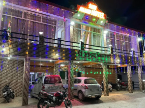 Shri Anand Hotel Berinag