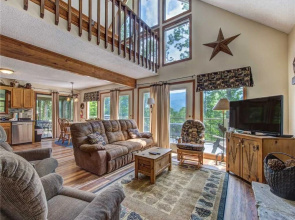 Mountain Charm 3 Bedroom Home with Fireplace