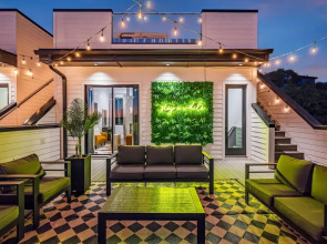 2 Hot Tubs Karaoke Game Room Downtown Nashville