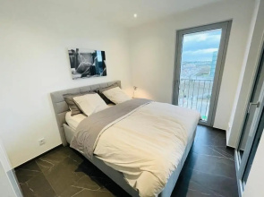 Luxury Flat with Parking & Large Terrace