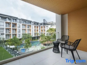 Pool View Wyndham Condo