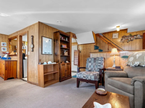 Beachfront Pet Friendly Sleeps 15 Bbq!