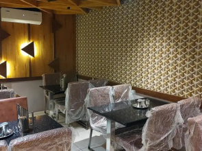Sri Aadhish Grand Hotel