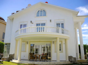 King Penelope Villas