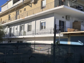 Agioi Theodoroi Beach view Modern Apt