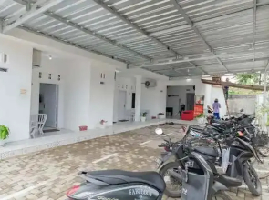 RedDoorz Syariah near Alun Alun Ciledug Cirebon