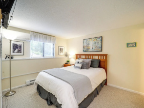 Walk to Ski & Golf: Sugar Mountain Condo!