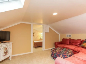 Hummingbird - One Bedroom Apartment, Sleeps 2