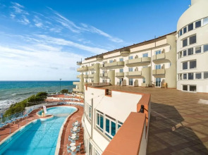 Carlton Riviera