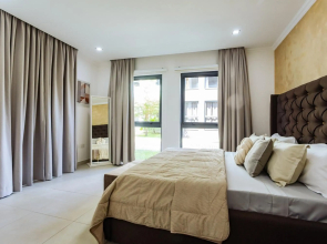 Nice 3 bedroom Apartment Space Available