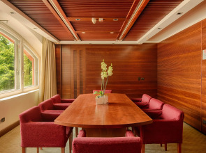 Отель NH Milano 2