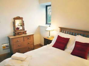 Delightful single storey barn with charming features near Looe