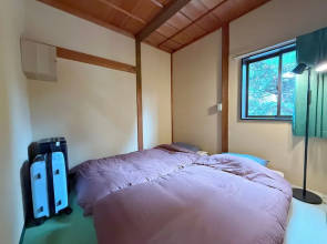 Backpackers Jinya