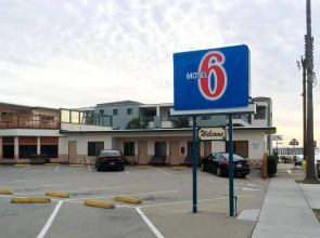 Motel 6 Pismo Beach - Pacific Ocean