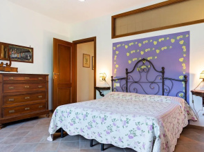 Vintage Holiday Home in Bolsena With Swimming Pool