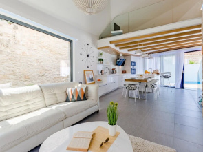 Awesome Home in Sutivan With Jacuzzi, Wifi and 3 Bedrooms