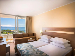 Miramar Sunny Hotel & Residence