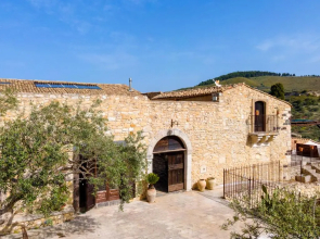 Masseria Fortificata Lo Zafferaneto